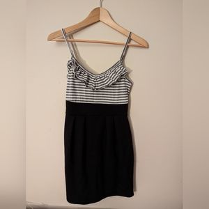 Forever 21 dress w/ ruffle details